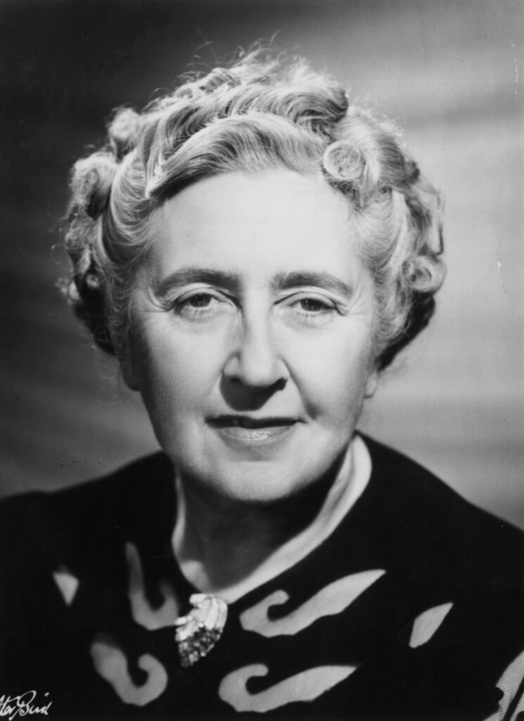 Agatha Christie yazar biyografisi