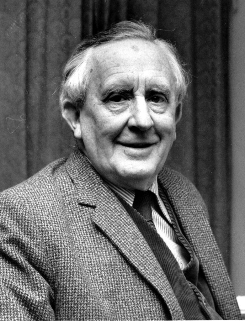 J.R.R. Tolkien yazar biyografisi