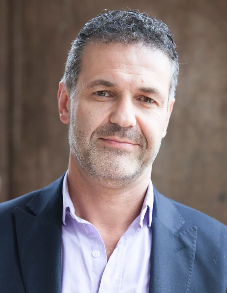 Khaled Hosseini yazar biyografisi