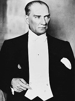 Mustafa Kemal Atatürk yazar biyografisi